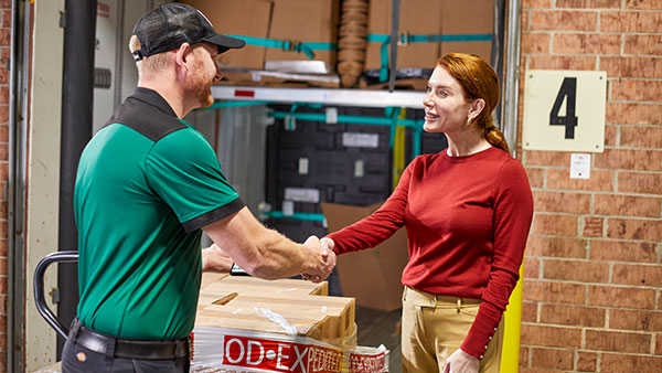 Customer_Warehouse_Shaking_Hands_Driver_600x338.jpg