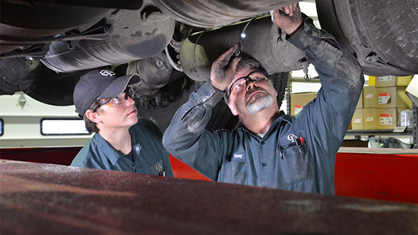 Maintenance_Tech_Under_Truck_600x338.jpg